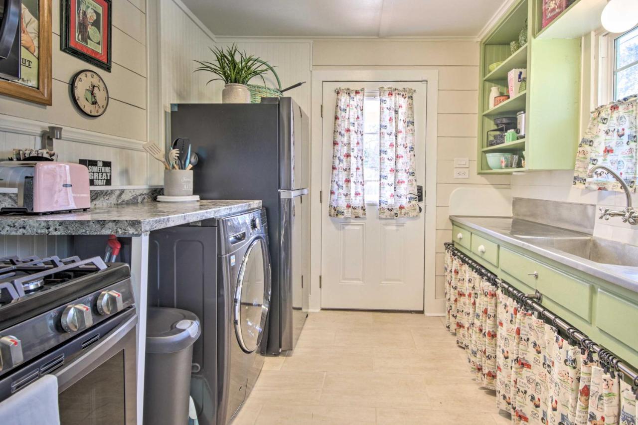 Charming Country Cottage, Walk To Main Street! Tomball Buitenkant foto