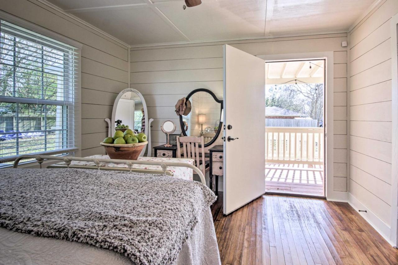 Charming Country Cottage, Walk To Main Street! Tomball Buitenkant foto
